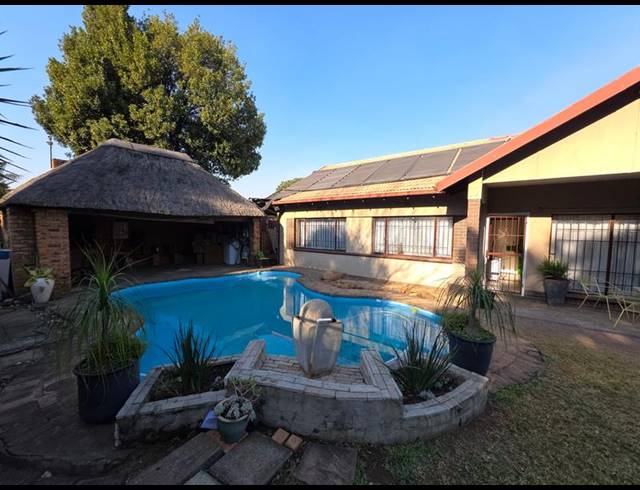 3 BEDROOM HOUSE FOR SALE IN RAVENSKLIP